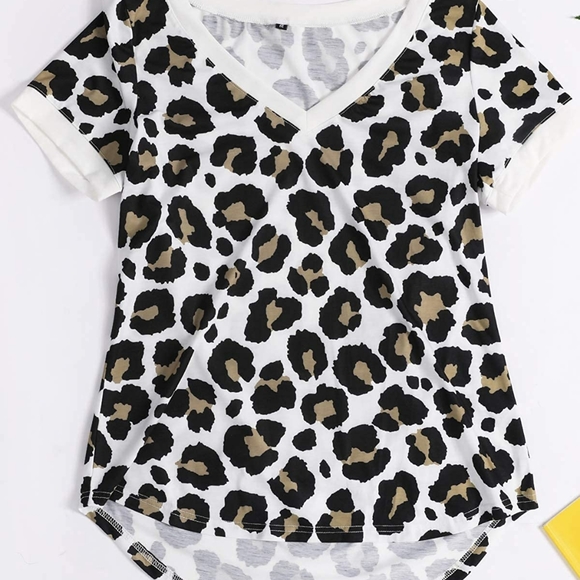 OUGES Women's Basic V Neck Short Sleeve Print T Sh - Picture 5 of 6